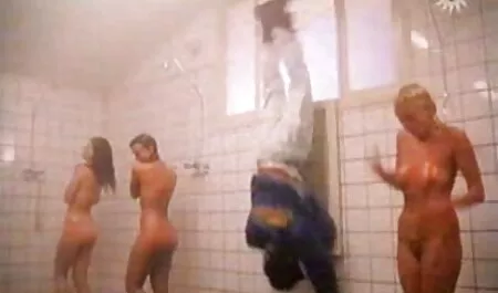 Lekarz położył spermę na twarzy Brunetki. amatorskie filmy porno za darmo