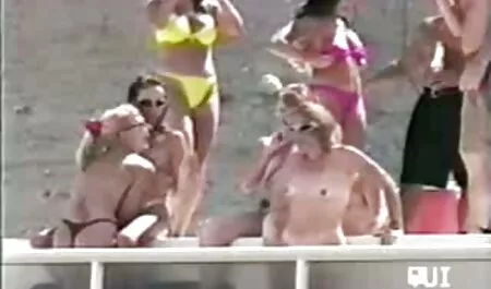 Dziewczyna dreszcze amatorski sex z ukrycia w prezerwatywie.