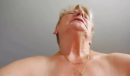 Lesbijki Lizanie amatorski sex w aucie odbytu.