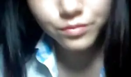 Blondynka daje amatorskie filmy porno z ukrytej kamery twardy i głęboki Sex oralny.