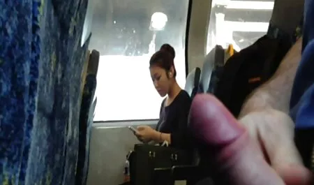 Macocha daje facetowi porn amatorskie seks rano.
