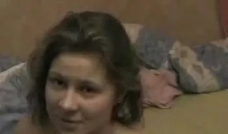 Gina amatorskie filmy porno za darmo Valentine daje głębokie gardło.