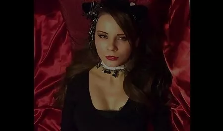 Brunetka uczy masturbacji solo. darmowe filmiki amatorskie