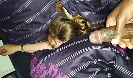 Para z silną atrakcyjną brunetką amatorskie filmy prywatne w odbycie.
