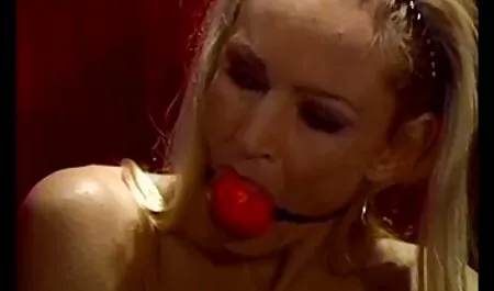 Seks z sekretarką w biurze. amatorski sex w sypialni