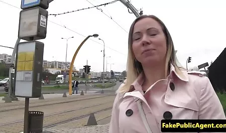 Hiszpańskie kobiety amatorski sex film topią język w pochwie.
